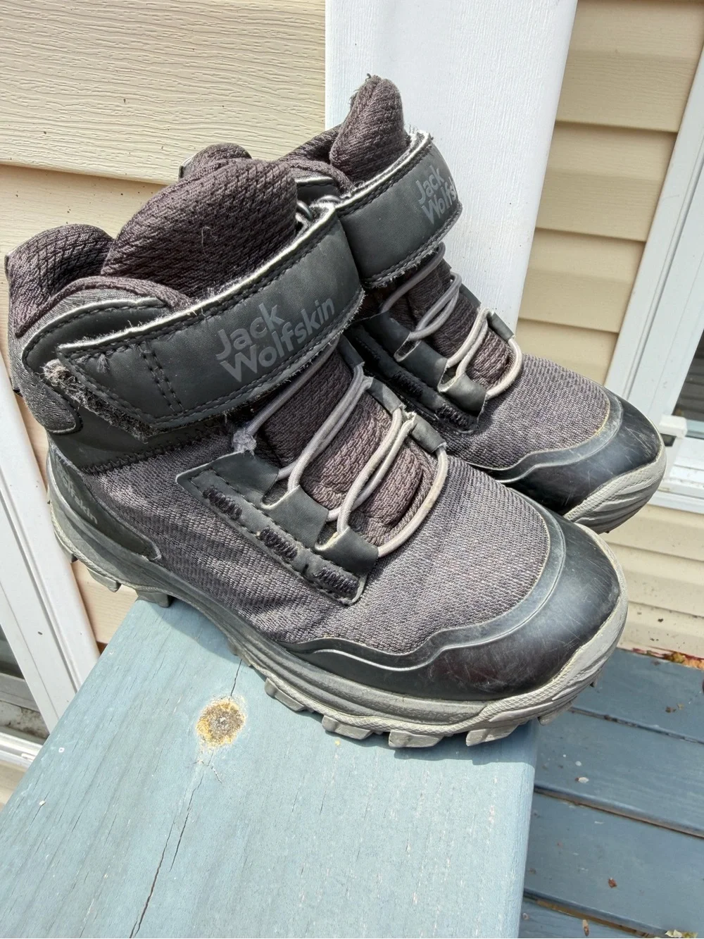 Pre-owned Jack Wolf-skin Cynox Texapore Water-resistant hiking boot, Toddler 10